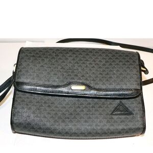 Vgt. Liz Claiborne Leather Purse